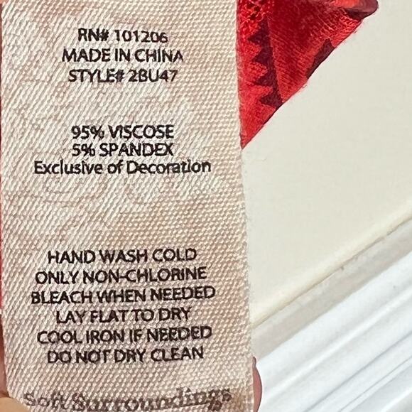 Soft Surroundings Kalahari red embroidered V neck long sleeve tunic top boho M - Picture 8 of 8